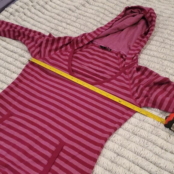 Pink striped extra long Express hooded sweatshirt size M - Picture 3 of 7